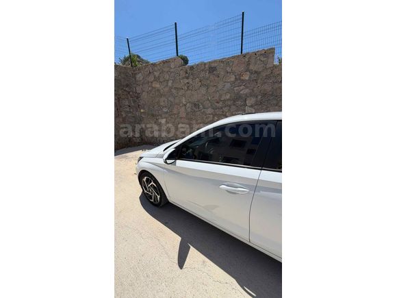 Sahibinden YETKİLİ SERVİS BAKIMLI SORUNSUZ Hyundai i20 1.4 MPI Style Plus 2022 Model 
