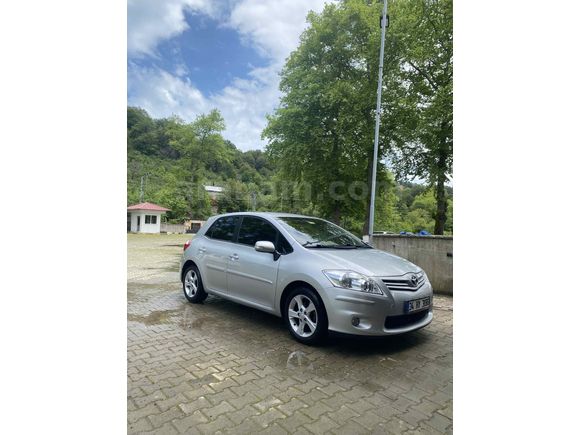 Sahibinden Toyota Auris 1.4 D-4D Comfort Plus 2012 Model 