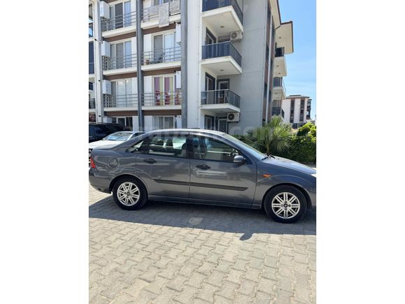 Memurdan Ford Focus 1.6 Collection 2005 Model 