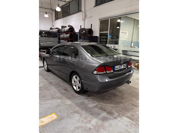 Sahibinden Honda Civic 1.6i VTEC Premium 2010 Model