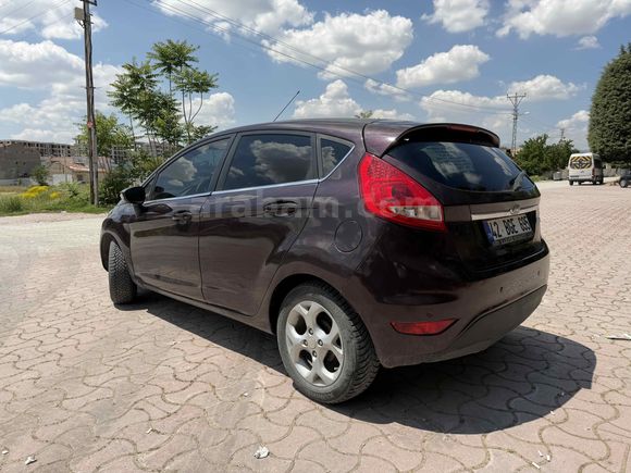 Memurdan Ford Fiesta 1.4 Titanium 2011 Model 