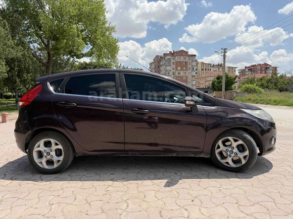 Memurdan Ford Fiesta 1.4 Titanium 2011 Model 