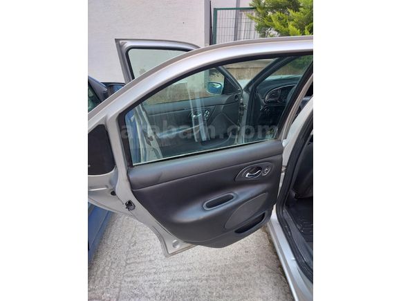 Sahibinden Ford Mondeo 2.5 Ghia 1999 Model