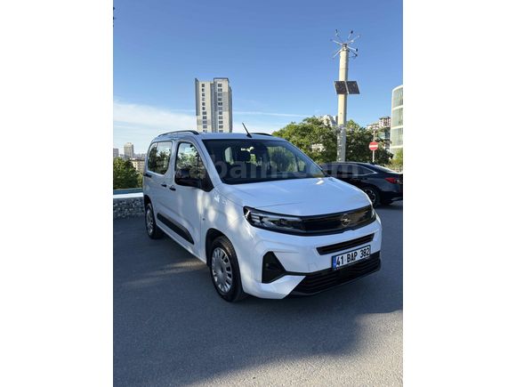 Sahibinden Opel Combo 1.5 CDTI Essential 2025 Model 