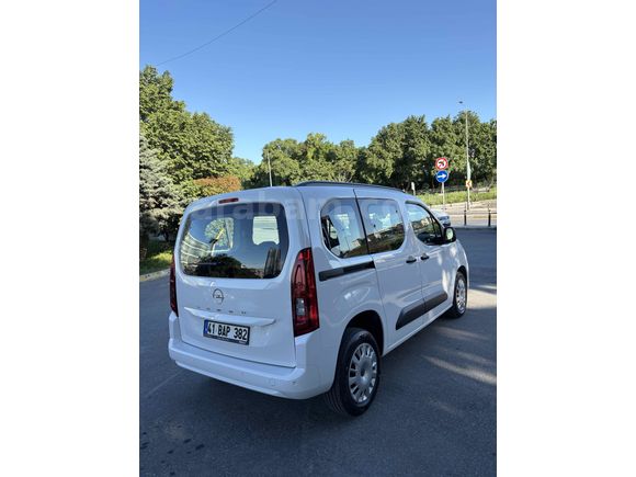 Sahibinden Opel Combo 1.5 CDTI Essential 2025 Model 