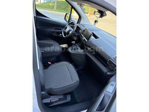 Sahibinden Opel Combo 1.5 CDTI Essential 2025 Model 