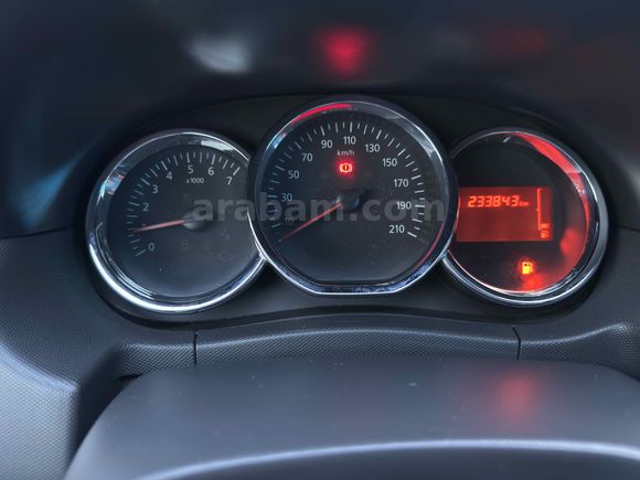 İlk Sahibinden Dacia Duster 1.5 dCi Laureate 2016 Model  233.848 km Siyah