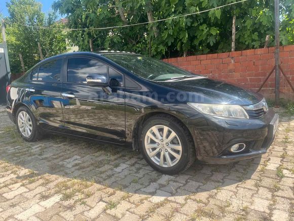  Honda Civic 1.6 Elegance 2012 Model Tokat 102.491 km Siyah