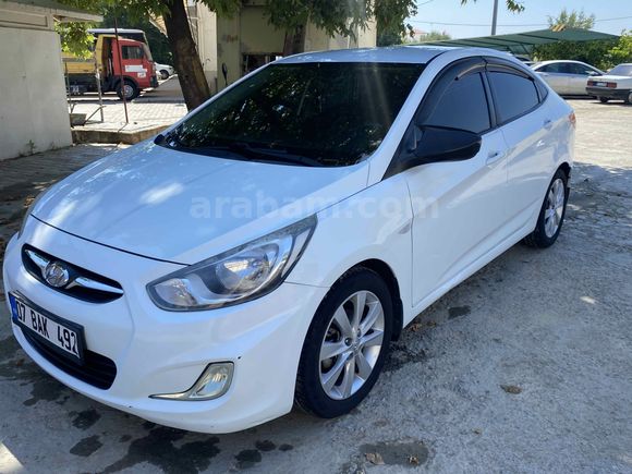 Sahibinden Hyundai Accent Blue 1.6 CRDI Mode Plus 2013 Model 