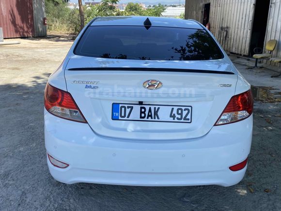 Sahibinden Hyundai Accent Blue 1.6 CRDI Mode Plus 2013 Model 