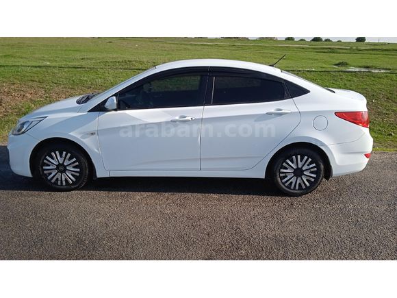 Sahibinden Hyundai Accent Blue 1.6 CRDI Mode 2014 Model
