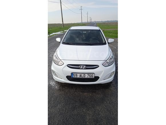 Sahibinden Hyundai Accent Blue 1.6 CRDI Mode 2014 Model
