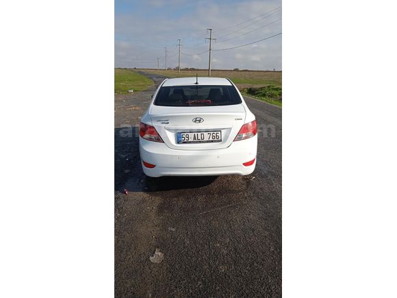 Sahibinden Hyundai Accent Blue 1.6 CRDI Mode 2014 Model