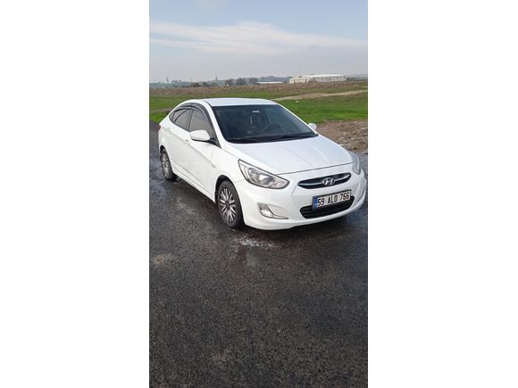 Sahibinden Hyundai Accent Blue 1.6 CRDI Mode 2014 Model