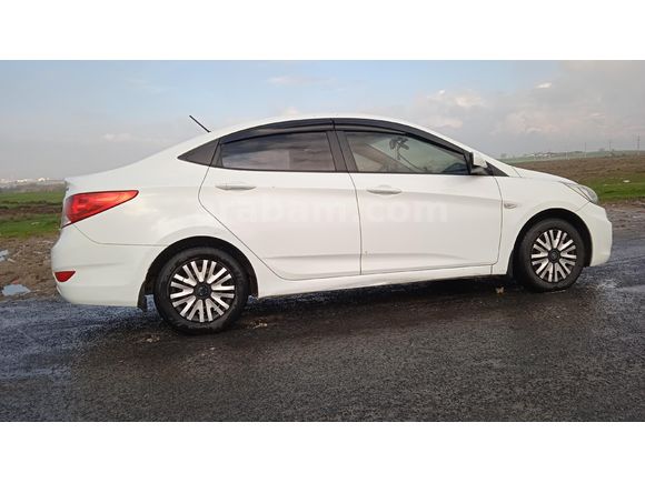 Sahibinden Hyundai Accent Blue 1.6 CRDI Mode 2014 Model
