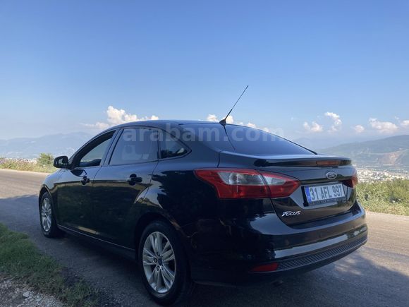 Sahibinden Ford Focus 1.6 TDCi Style 2011 Model  306.000 km Siyah