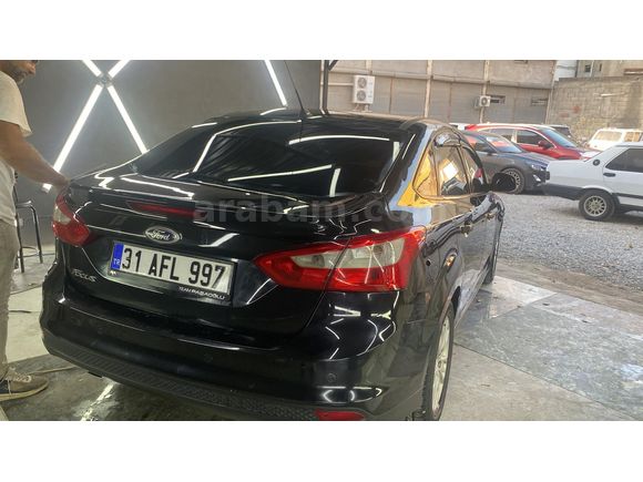 Sahibinden Ford Focus 1.6 TDCi Style 2011 Model  306.000 km Siyah