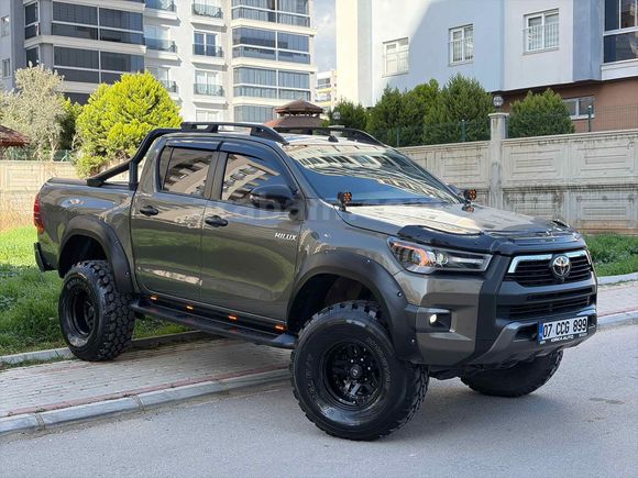 Sahibinden Toyota Hilux 2.4 D-4D 4x4 Invincible 2022 Model 