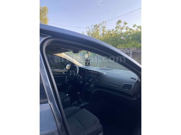 Sahibinden Renault Megane 1.3 TCe Joy 2021 Model 