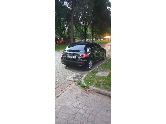 Sahibinden Peugeot 206+ 1.4 HDi Comfort 2011 Model  200.000 km Siyah