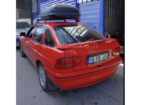 16 FB 400 ford escort 