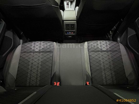 "FECDAR" 2021 MODEL GOLF 1.0 eTSI R-LiNE CAM TAVAN NARDO GRi