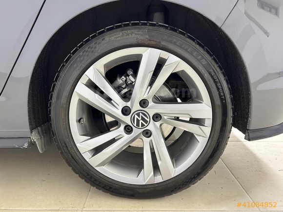 "FECDAR" 2021 MODEL GOLF 1.0 eTSI R-LiNE CAM TAVAN NARDO GRi