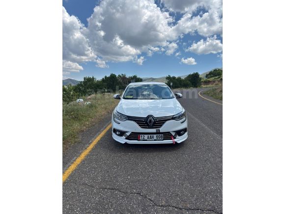 Sahibinden Renault Megane 1.3 TCe Joy komfort 2020 Model manuel 46.000 binde.