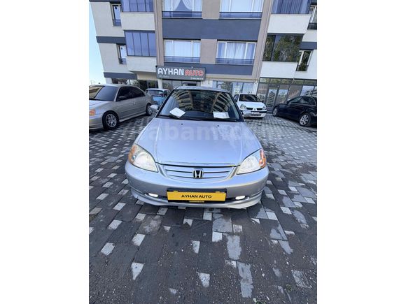 Değişensiz yanlarda 3  parça boyalı 