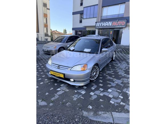 Değişensiz yanlarda 3  parça boyalı 