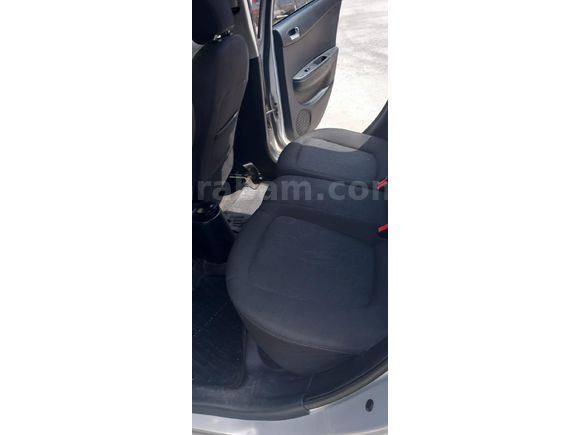 Sahibinden Hyundai i20 1.2 MPI Team 2011 Model