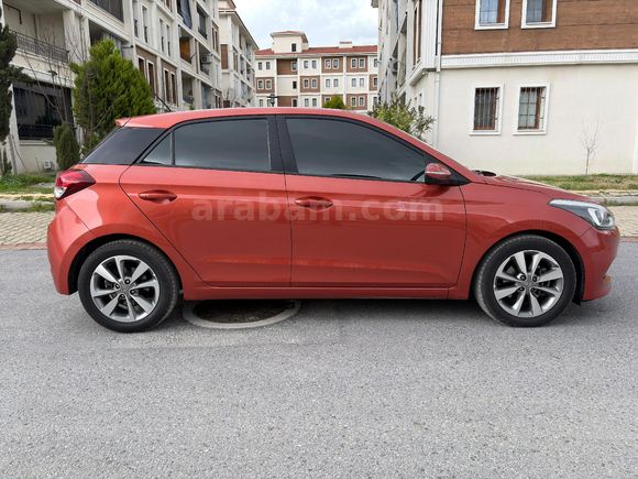 Sahibinden Hyundai i20 1.4 CRDi Style 2014 Model
