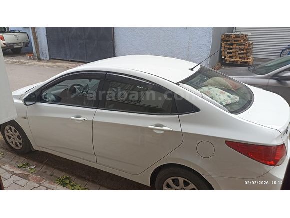 Sahibinden Hyundai Accent Blue 1.6 CRDI Mode Plus 2013 Model