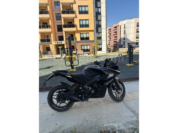 KAZASIZ ÇİZİKSİZ Bajaj Pulsar 200 RS 