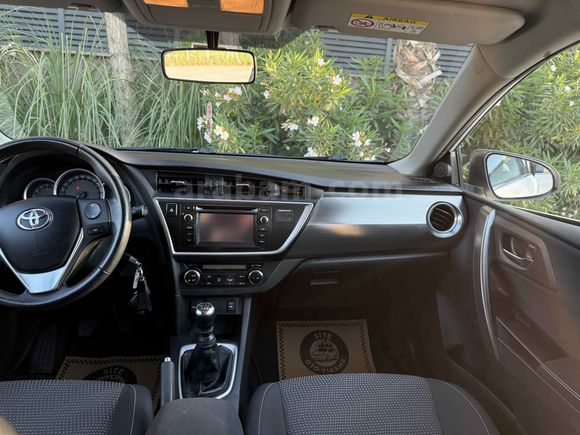 Galeriden Toyota Auris 1.4 D-4D Active Skypack 2013 Model Balıkesir