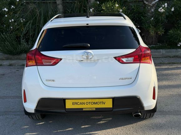 Galeriden Toyota Auris 1.4 D-4D Active Skypack 2013 Model Balıkesir