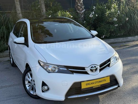 Galeriden Toyota Auris 1.4 D-4D Active Skypack 2013 Model Balıkesir