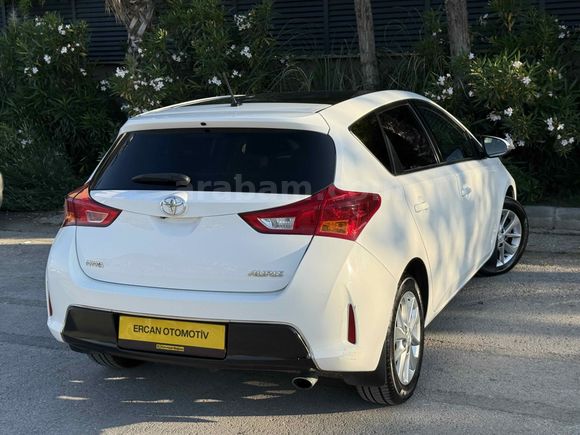 Galeriden Toyota Auris 1.4 D-4D Active Skypack 2013 Model Balıkesir