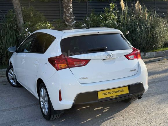 Galeriden Toyota Auris 1.4 D-4D Active Skypack 2013 Model Balıkesir