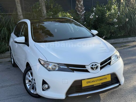 Galeriden Toyota Auris 1.4 D-4D Active Skypack 2013 Model Balıkesir