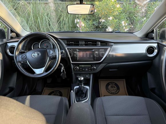 Galeriden Toyota Auris 1.4 D-4D Active Skypack 2013 Model Balıkesir