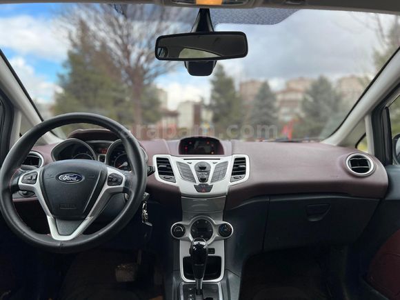 Sahibinden Ford Fiesta 1.4 Titanium 2011 Model