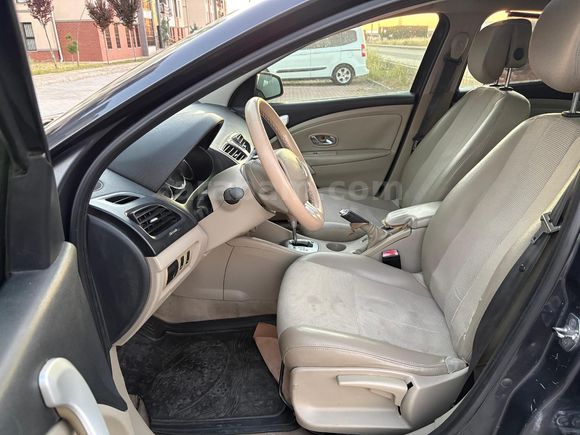 Sahibinden Renault Fluence 1.6 Privilege 2011 Model