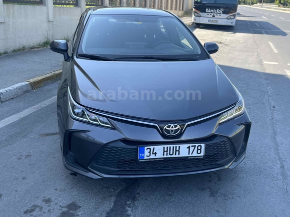 Sahibinden Toyota Corolla 1.5 Vision 2023 Model  27.000 km Gri
