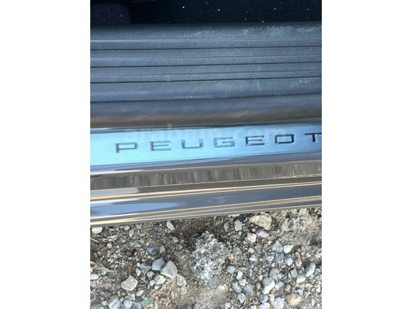 Sahibinden temiz garantili Peugeot 2008 GT 2025 model
