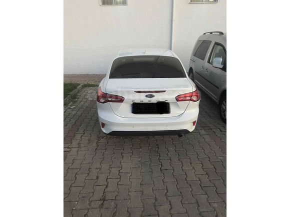 Sahibinden Ford Focus 1.5 EcoBlue Titanium Stil 2023 Model 