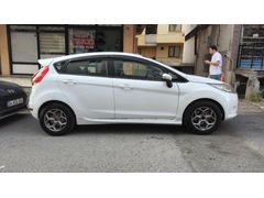 Sahibinden Ford Fiesta 1.4 TDCi Trend 2011 Model  303.000 km Beyaz