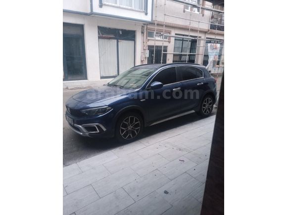 Sahibinden Fiat Egea Cross 1.4 Fire Urban 2024 Model  7.500 km Mavi (metalik)