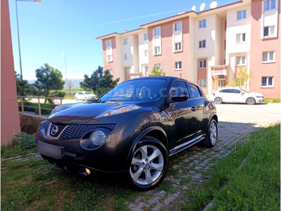 Nissan Juke 1.6 Tekna )