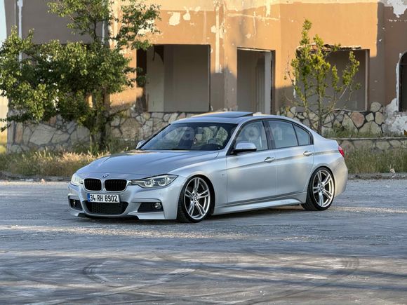  BMW 320i ED 40. Yıl Özel Seri – Hatasız, Boyasız, Dolu Paket

F30